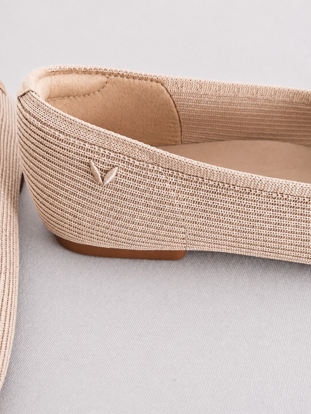 VIVAIA Women’s Ballet Flats 41.5 Beige Gold Metallic Sparkle Knit Bow Square Toe - Picture 7 of 7